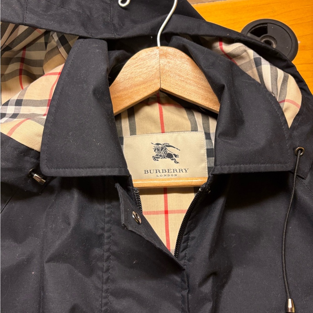 Authentic Burberry Black Trench with Classic Check Lining| excellent condition